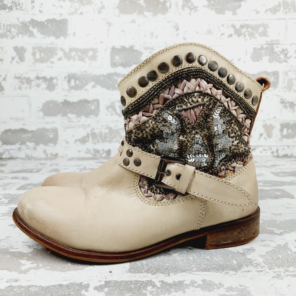 Naughty Monkey Lysandra Bling Cowgirl Tan Sequins Ankle Boots I652